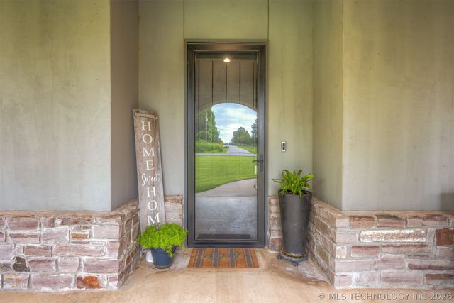 16911 S 321st East Avenue, Coweta, OK 74429