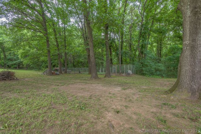 16911 S 321st East Avenue, Coweta, OK 74429
