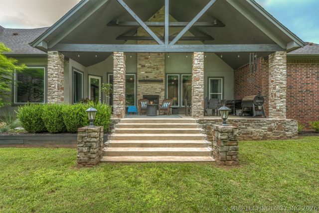 16911 S 321st East Avenue, Coweta, OK 74429