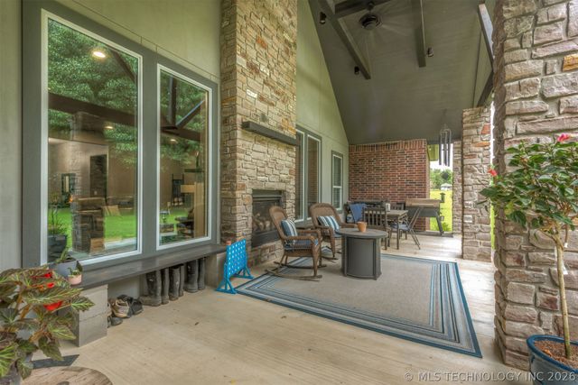 16911 S 321st East Avenue, Coweta, OK 74429