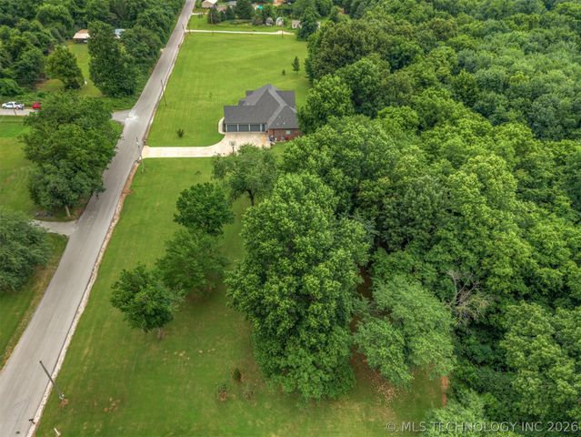 16911 S 321st East Avenue, Coweta, OK 74429