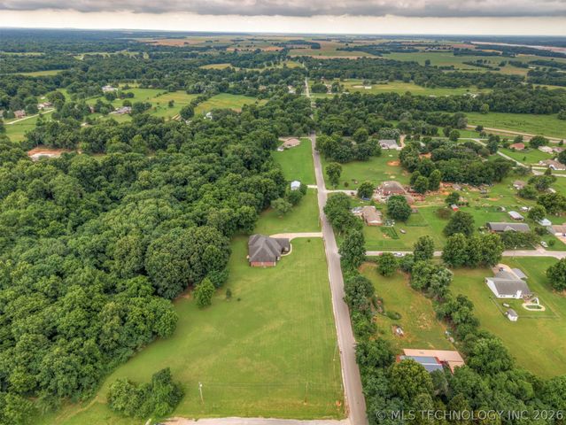 16911 S 321st East Avenue, Coweta, OK 74429