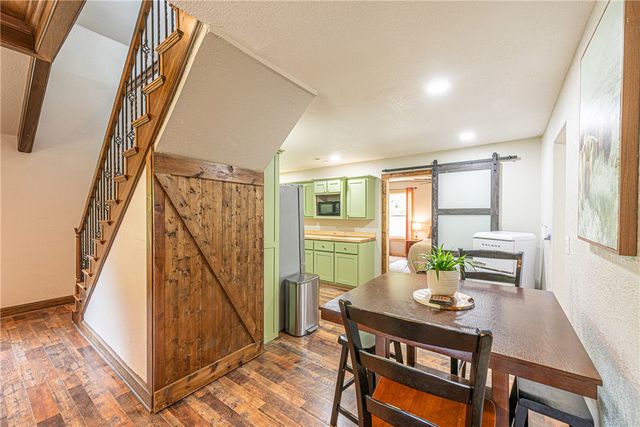 15889 Applehill Road, Prairie Grove, AR 72753
