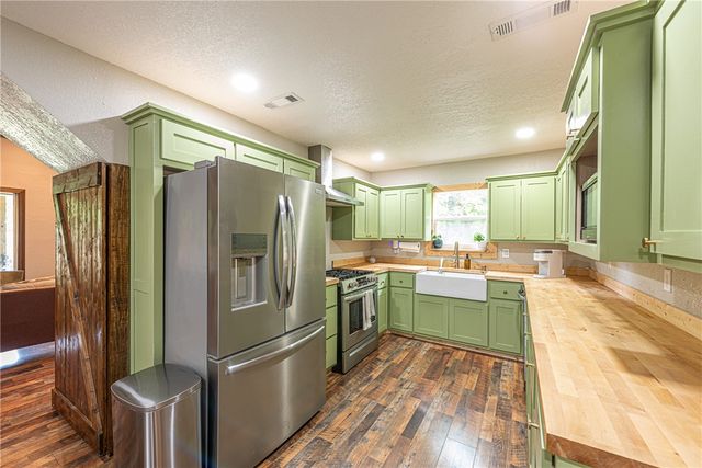 15889 Applehill Road, Prairie Grove, AR 72753