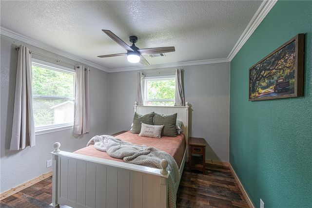 15889 Applehill Road, Prairie Grove, AR 72753