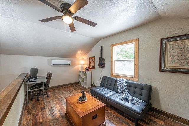 15889 Applehill Road, Prairie Grove, AR 72753