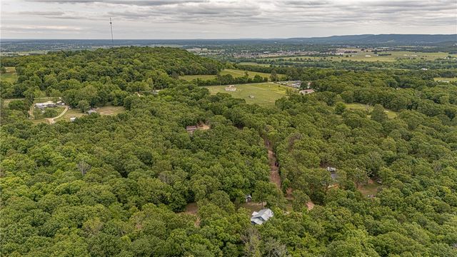 15889 Applehill Road, Prairie Grove, AR 72753