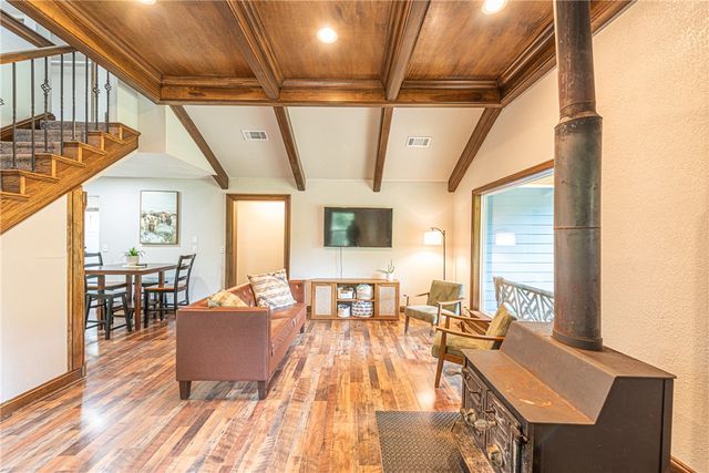 15889 Applehill Road, Prairie Grove, AR 72753