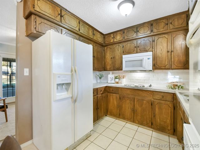 58 Wisteria Street, Lone Grove, OK 73443