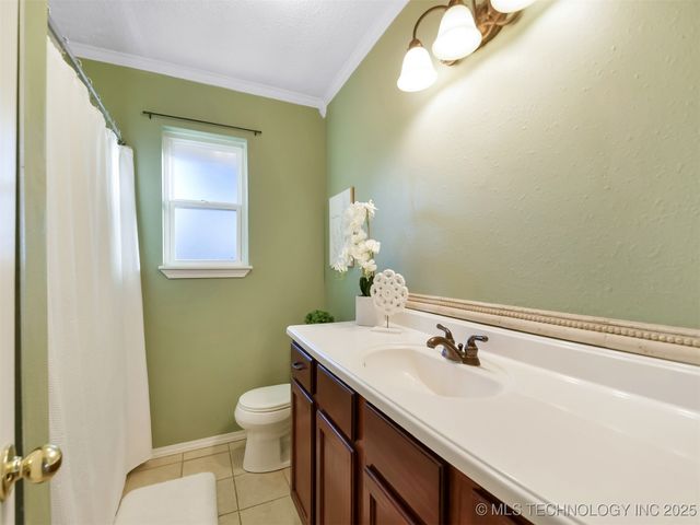 58 Wisteria Street, Lone Grove, OK 73443