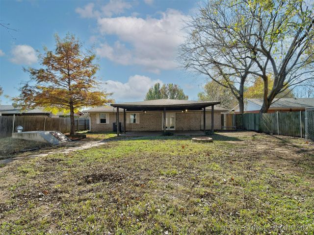 58 Wisteria Street, Lone Grove, OK 73443