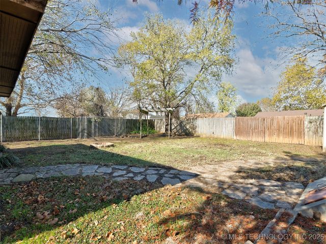 58 Wisteria Street, Lone Grove, OK 73443