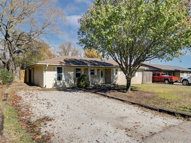 58 Wisteria Street, Lone Grove, OK 73443