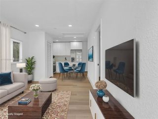 470 NE 165th St ., Miami, FL 33162