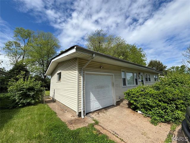 3032 Meadowlark Avenue, St Louis, MO 63136