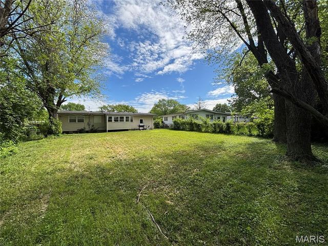 3032 Meadowlark Avenue, St Louis, MO 63136