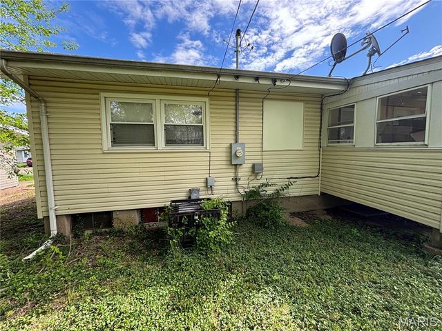 3032 Meadowlark Avenue, St Louis, MO 63136