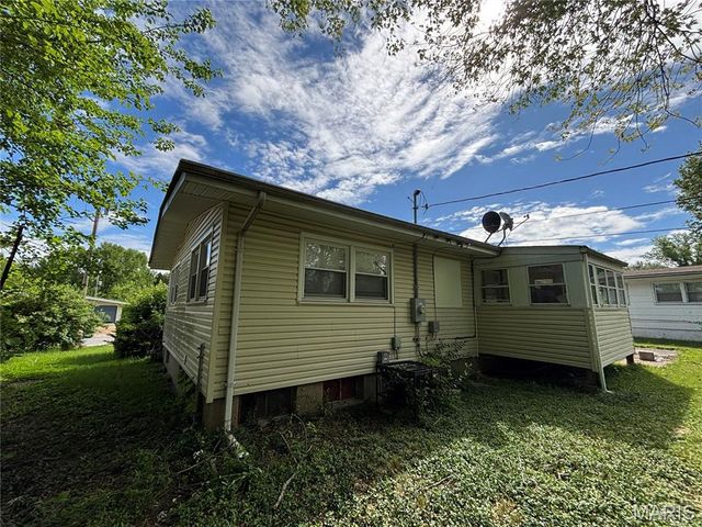 3032 Meadowlark Avenue, St Louis, MO 63136
