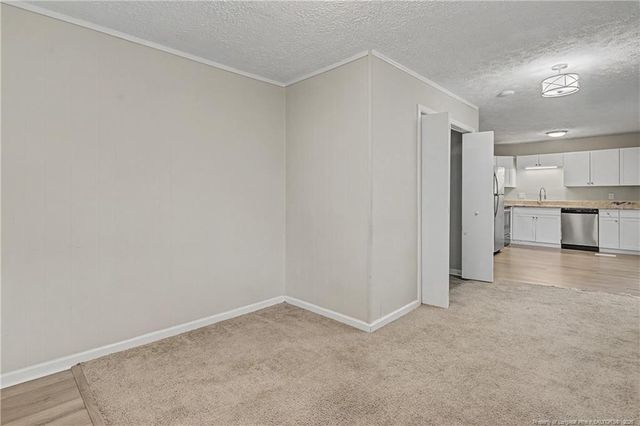 1931 Pumpkin Road, Fayetteville, NC 28304