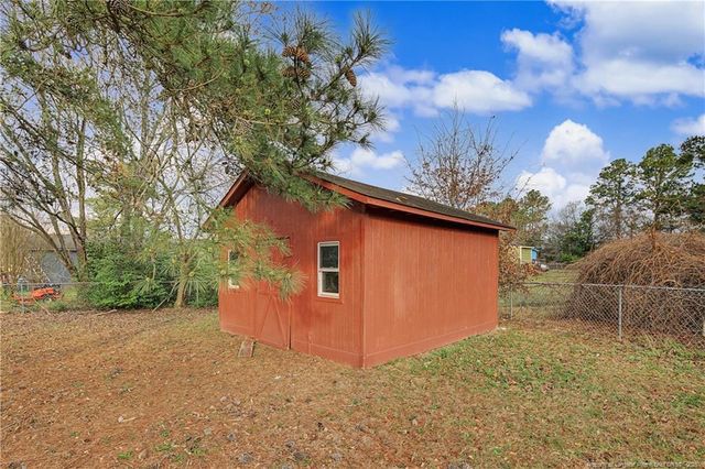 1931 Pumpkin Road, Fayetteville, NC 28304