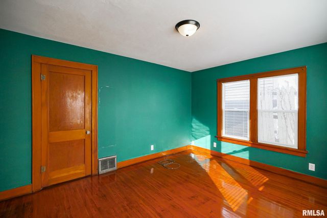 336 Saint Julian Street, Pekin, IL 61554