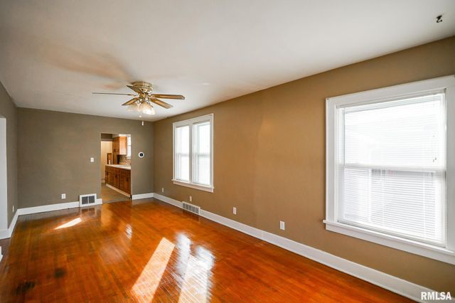 336 Saint Julian Street, Pekin, IL 61554