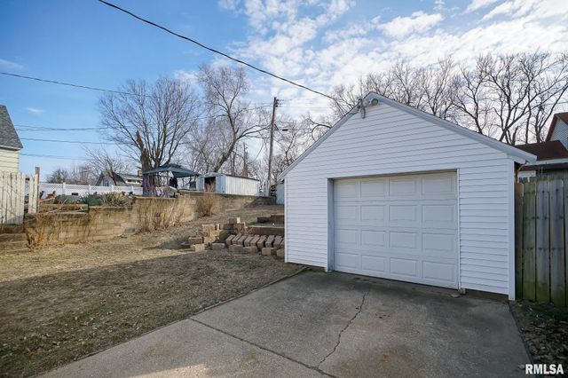 336 Saint Julian Street, Pekin, IL 61554