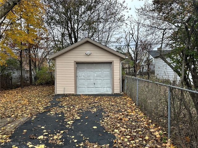 3950 E 121st Street, Cleveland, OH 44105