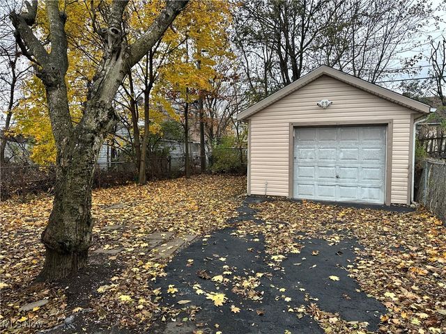 3950 E 121st Street, Cleveland, OH 44105