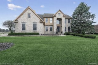 480 NAIRN Circle, Highland Charter Township, MI 48357