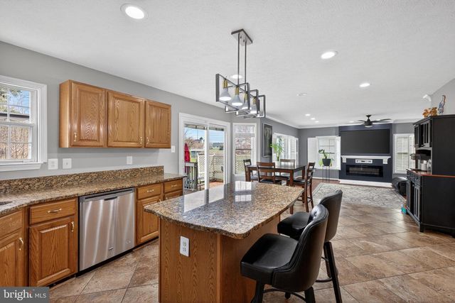 611 HUNTING RIDGE DR, Frederick, MD 21703