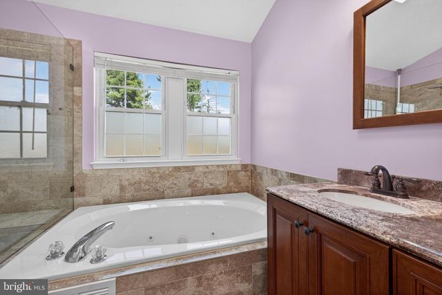 611 HUNTING RIDGE DR, Frederick, MD 21703