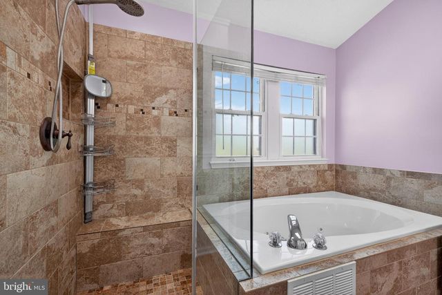 611 HUNTING RIDGE DR, Frederick, MD 21703