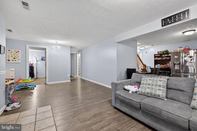 611 HUNTING RIDGE DR, Frederick, MD 21703