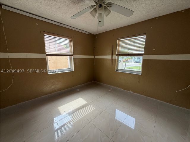 1061 E 20th St, Hialeah, FL 33013