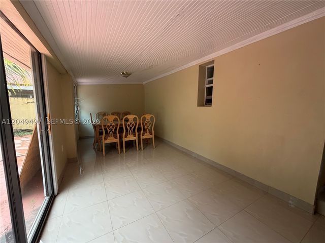 1061 E 20th St, Hialeah, FL 33013