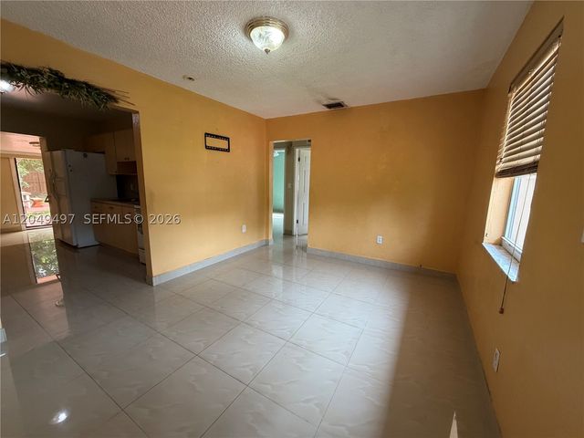 1061 E 20th St, Hialeah, FL 33013