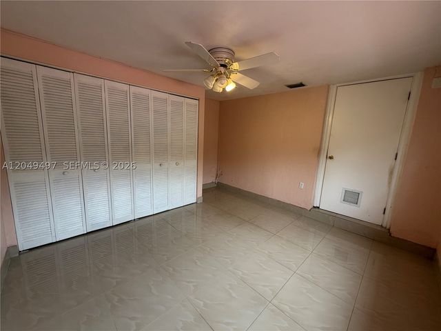 1061 E 20th St, Hialeah, FL 33013