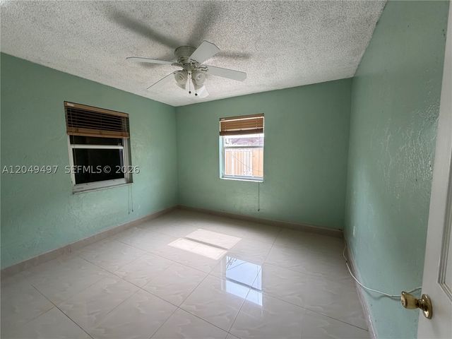 1061 E 20th St, Hialeah, FL 33013