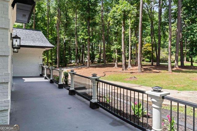 2023 Stoneleigh Drive, Stone Mountain, GA 30087