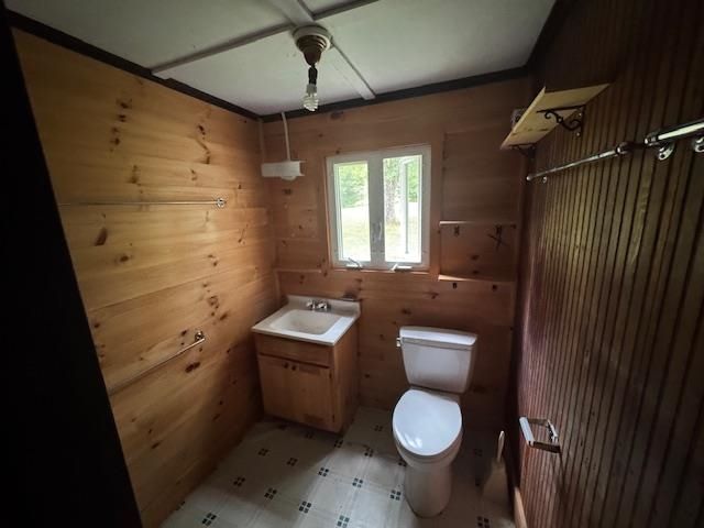 190 Upper Edsall Road, Greensboro, VT 05841