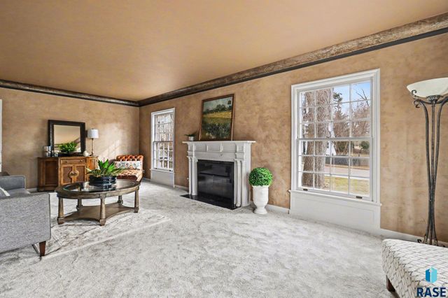 220 E 27th St Street, Sioux Falls, SD 57105