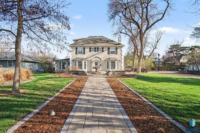 220 E 27th St Street, Sioux Falls, SD 57105
