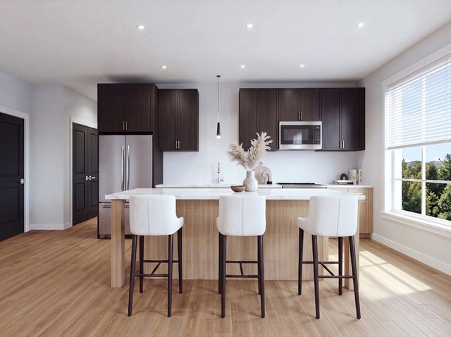 596 Washington St 302, Whitman, MA 02382