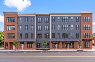 596 Washington St 302, Whitman, MA 02382