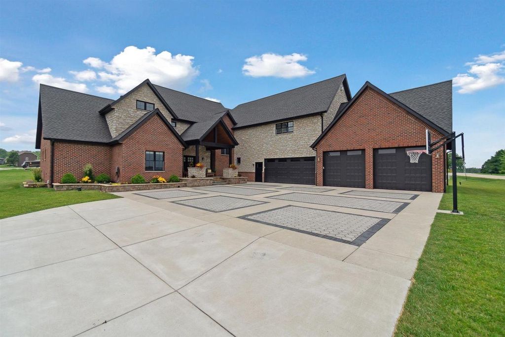 N7805 Cresthill Drive, East Troy, WI 53120