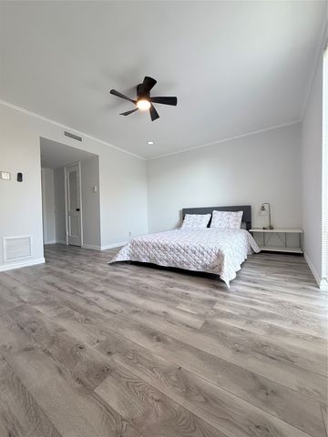 576 E Avenue J B, Grand Prairie, TX 75050