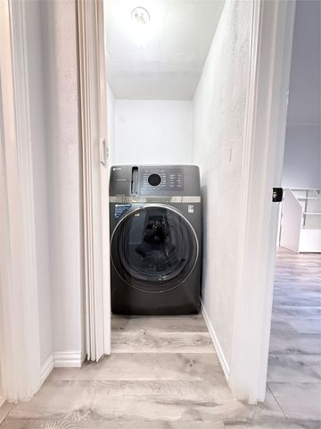 576 E Avenue J B, Grand Prairie, TX 75050