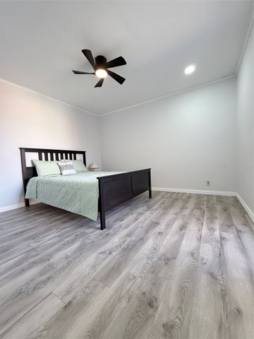 576 E Avenue J B, Grand Prairie, TX 75050