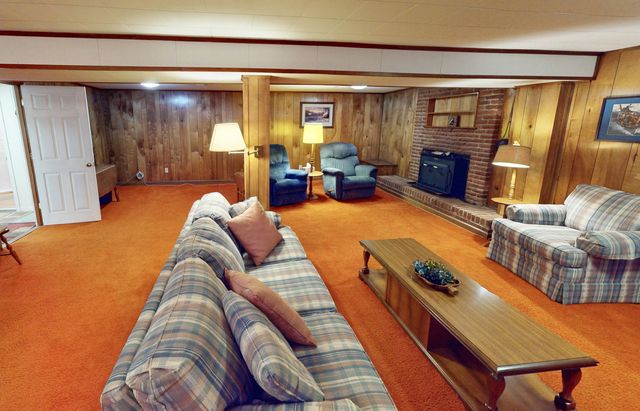 373 Langland DR, Vinton, VA 24179